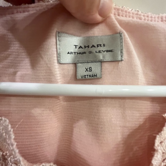 Pale pink lace tank top - Picture 4 of 4